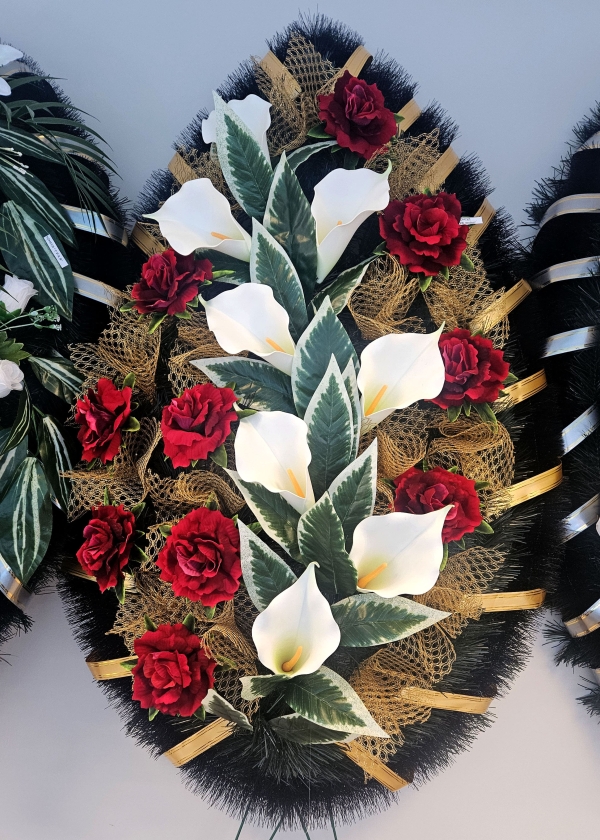 Венок "Бархатные розы"